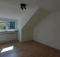 Vermiete 3 Zimmer DG-Wohnung, 60 qm in 73765 Neuhausen - Neuhausen auf den Fildern