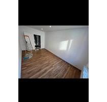 3,5-Zi.-Whg | 100 m² | kernsaniert | Garten | Fußbodenheizung - Neuhaus (Oste)