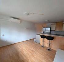 Teilmöblierte 2-Zimmer-Wohnung mit Küche, Klima & Balkon - Mühldorf am Inn