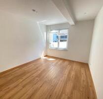 1 Zimmer frei in einer Wohngemeinschaft mit 5 Einzelzimmer und 2 Bädern - Neu-Ulm Ludwigsfeld