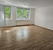 Ebenerdige, helle 2-Zimmer-Wohnung mit Balkon im 1. OG mit Aufzug - Krefeld Dießem