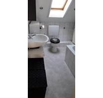 zentral gelegene DG- Wohnung, 48 m², sofort, fast kpl. möbliert - Krefeld