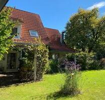 Ein-Zweifamilienhaus mit großem Garten in Rudersberg