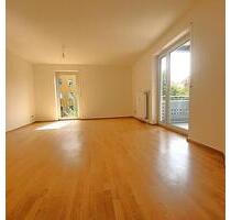 3 Zi. Whg., Zentrums- und Uninähe, kleine und ruhige Wohnanlage, Bad mit Fenster, Stellplatz - Bayreuth City