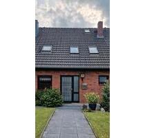 Familienfreundliches Reihenhaus in ruhiger Wohnlage mit Garage - Wilhelmshaven Altengroden