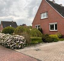 Haus mit Garten, Einfamilienhaus - Upgant-Schott