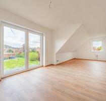 Moderne Dachgeschosswohnung mit Fahrstuhl und Balkon - Upgant-Schott