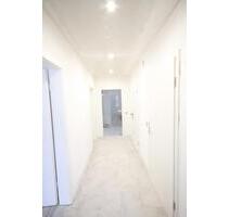 Helle 5 Zi Wohnung, 133qmn m 20qm Terrasse, 1.OG + Kfz.Stellplatz - Solingen Mitte