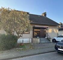 2-Familien-Haus mit Souterrainwohnung in Neuss - kein Makler!