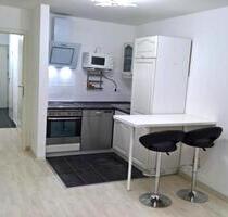 Neuwertige 2-Zi.-Einliegerwohnung Fußbodenheizung Einbauküche - Kelsterbach