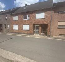 Mehrfamilienhaus mit Sanierungsbedarf – Ideal für Handwerker und - Jülich