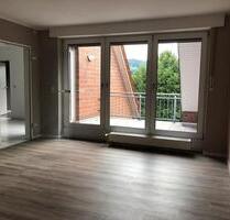 Geräumige DG-Wohnung, Oesede, Südbalkon, Einstellplatz - Georgsmarienhütte