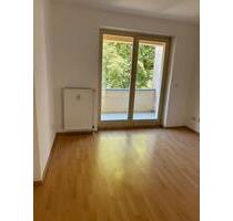 Helle 2-Zimmer-Wohnung mit Balkon und Essküche in Magdeburg-Stadtfeld Ost – ab sofort bezugsfrei!