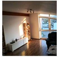 Schöne geräumige zwei Zimmer Wohnung in Bergisch Gladbach