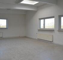 Großes Büro nahe Hamburg - 1.100,00 EUR Kaltmiete, ca.  6,63 m² in Stapelfeld (PLZ: 22145)
