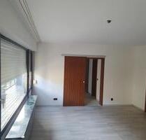 Attraktive 3-Zimmer-Penthouse-Wohnung mit großem Balkon, Einbaukü - Neuenbürg