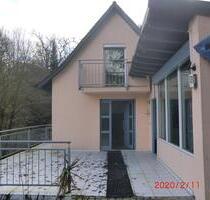 Einfamilienhaus mit viel Grund - 439.000,00 EUR Kaufpreis, ca.  118,00 m² in Roßtal (PLZ: 90574)
