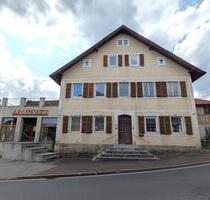 Ehem. Apotheke mit zwei getrennten Wohnungen und viel Nutzfläche - Maroldsweisach
