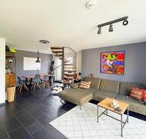 QUIET YET CENTRAL! 3-room maisonette apartment with kitchen, parking space, and elevator - Wiesbaden Klarenthal