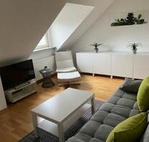 Möblierte 1-Zimmer-Dachgeschosswohnung - Nürnberg Hasenbuck