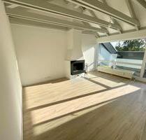 Hochwertige, helle 3+ Zimmer DG-Wohnung mit Kaminofen und Loggia - Emmendingen