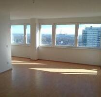 Barrierearm: 3 Zimmer-Wohnung mit Balkon und Traumaussicht!!! - Duisburg Essenberg