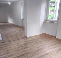 große 1 - 2 Zimmer Wohnung 75m2 in Pfersee - Augsburg