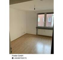 Helle 2 Zimmer Wohnung mit Laminat in Jenfeld - Hamburg Wandsbek