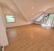 großzügige 2 Zi Dachwohnung mit Loggia in Bissendorf Wietze - Wedemark