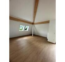 2 Zimmer Penthouse mit Dachterrasse, Küche und Stellplatz - Selb