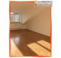 3-Zimmer-Wohnung mit großem BALKON und LAMINAT in Zwickau, zentrumsnah und im Dachgeschoss