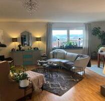 Von Privat: 4-ZKB-Wohnung mit großer Terrasse, Top Zustand - Petersberg