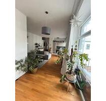 Moderne 2-Zimmer-Wohnung mit Balkon in Berlin Mitte