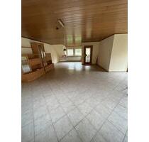 Zu vermieten 1300 € - 1.300,00 EUR Kaltmiete, ca.  130,00 m² in Rüdesheim am Rhein (PLZ: 65385)