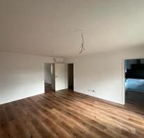 Helle 4-Zimmer-Wohnung mit Balkon in Stuttgart-Obertürkheim