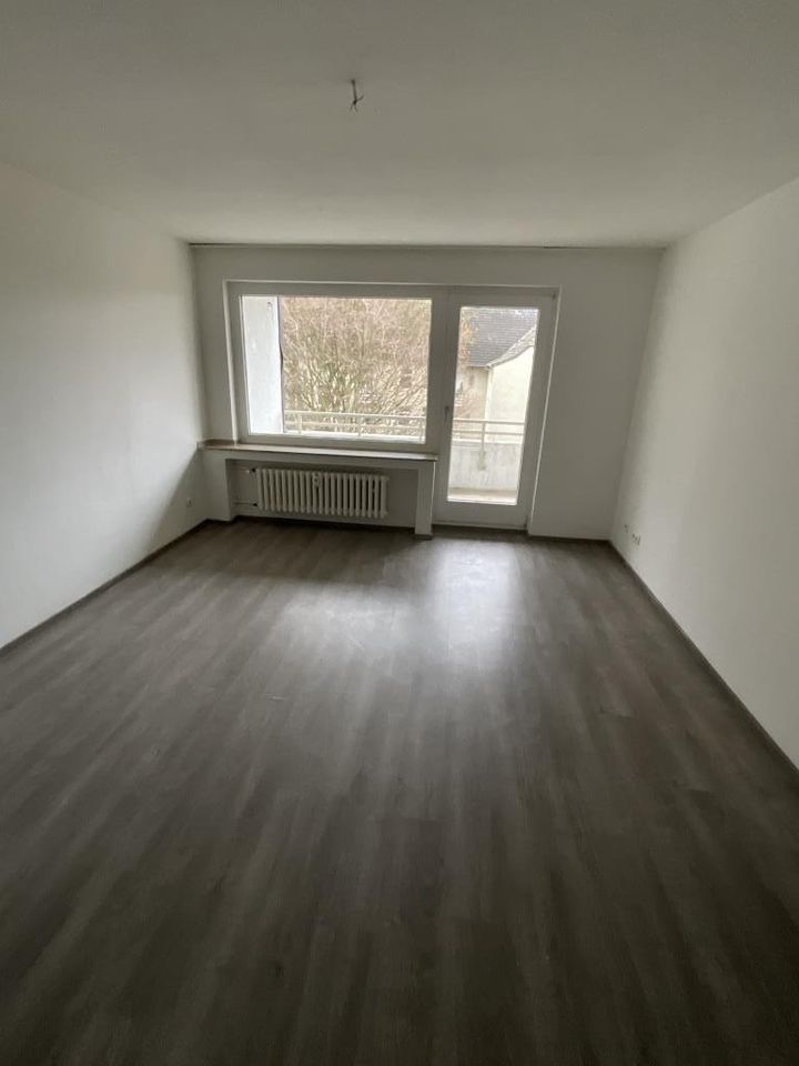 Sehen, mieten, wohnen! - 3,5-Zimmer-Wohnung mit Balkon - Duisburg Hamborn