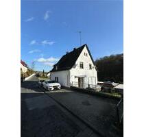1 Familienhaus - 265.000,00 EUR Kaufpreis, ca.  100,00 m² in Ehringshausen (PLZ: 35630)