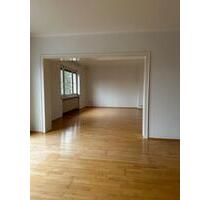 Renovierte 5-Zimmer-Etagenwohnung mit Balkon in der Feldmark - Gelsenkirchen Gelsenkirchen-Mitte