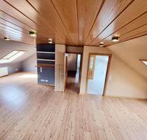 Ruhig & dennoch zentral gelegene Dachgeschosswohnung mit großem B - Bretten