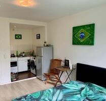 Komplett + möbelierte Wohnung mit großem Balkon - Berlin Lichtenberg
