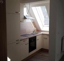 Freundliche, kleine 2 Zimmer- Dachgeschosswohnung mit Küche - Pleystein