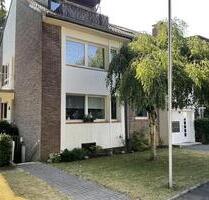 2 Zimmer Dachgeschosswohnung mit Balkon ! - Düsseldorf Stadtbezirk 5
