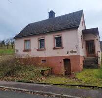 Haus mit Grundstück - 30.000,00 EUR Kaufpreis, ca.  80,00 m² in Naila (PLZ: 95119)