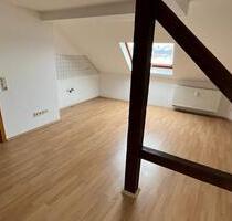 kleine 3-Zi.Dachgeschos-Whg. ruhig, aber dennoch zentrumsnah - Werdau