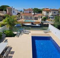 LAST MINUTE - Traumhafte Villa mit Pool in Empuriabrava - Korschenbroich