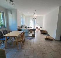 Helle 3-Zimmer-Wohnung mit Balkon - Forstinning