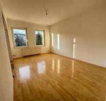 Große 4,5 Raum Wohnung mit EBK, verglaster Balkon und 2 Bädern - Chemnitz Ebersdorf