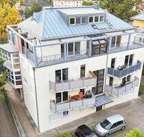 +++ Frisch modernisiert & selten: 2-Zimmer-Maisonette mit Einbauküche, Balkon & TG-Stellplatz +++ - Dresden Blasewitz