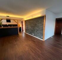 3,5-Zimmer-Wohnung mit Dachloggia und Garage - Korntal-Münchingen