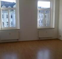 Plauen-Westend! Kleine 3 Zimmer-Maisonette-Wohnung mit Balkon!